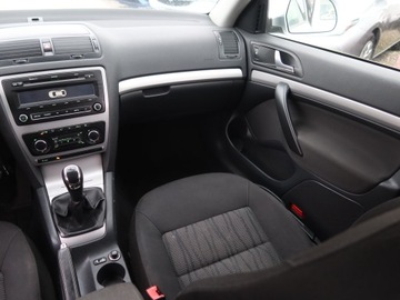 Skoda Octavia II Hatchback Facelifting 1.8 TSI 160KM 2012 Skoda Octavia 1.8 TSI, Salon Polska, Klima, zdjęcie 7