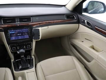 Skoda Superb II Sedan 2.0 TSI 200KM 2011 Skoda Superb 2.0 TSI, Salon Polska, Serwis ASO, zdjęcie 7