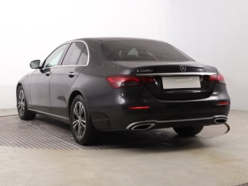 Mercedes Klasa E W213 Limuzyna Facelifting 2.0 E220d 194KM 2022 Mercedes E E 220 d, Salon Polska, 1. Właściciel, zdjęcie 3