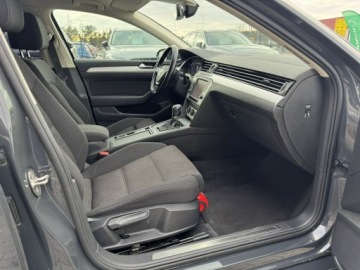 Volkswagen Passat B8 Limousine 1.6 TDI BlueMotion Technology 120KM 2016 Volkswagen Passat Virtual Cockpit*Podgrzewana kier, zdjęcie 12