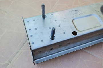 ПОПЕРЕЧНАЯ РЕССОРНАЯ БАЛКА С ПОЛОСАМИ FIAT 126P