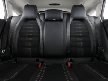 Mercedes CLA C117 Shooting Brake 1.6 180 122KM 2016 Mercedes CLA 180 full LED navi klima auto grzane, zdjęcie 17