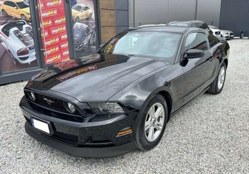 Ford Mustang VI 2014 Ford Mustang 3.7 V6 305 KM 2014r Warszawa 3.7 Benzyna 305KM, zdjęcie 2