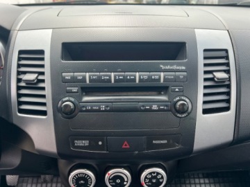 Mitsubishi Outlander II 2.0 DID DOHC 140KM 2008 Mitsubishi Outlander 4WD Xenony Skory Klimatyzacja Szyberdach Grzane Fotel, zdjęcie 12