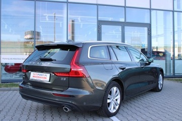 Volvo V60 II  Kombi 2.0 D3 150KM 2019 Volvo V60 Momentum, zdjęcie 3