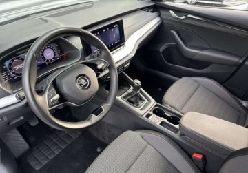 Skoda Octavia IV Liftback 1.5 TSI EVO 150KM 2024 Skoda Octavia SalonPL 1.5TSI 150KM SelectionPakiety Virtual Matrix Kessy A, zdjęcie 9