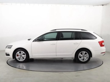 Skoda Octavia III Kombi Facelifting 1.6 TDI 115KM 2018 Skoda Octavia 1.6 TDI, Salon Polska, Klima, zdjęcie 4