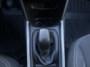 Peugeot 2008 I SUV Facelifting 1.2 PureTech 82KM 2018 Peugeot 2008 ! Nawigacja ! Tempomat ! Klimatyzacja, zdjęcie 21