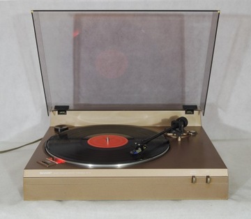 Sharp RP-31, fajny gramofon, DD. Złoty kolor