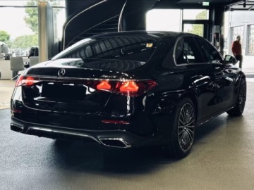 Mercedes Klasa E W214 Sedan 2.0 220d 197KM 2026 E Klasa 220 d 4-Matic AMG 2.0 197KM 2026, zdjęcie 4
