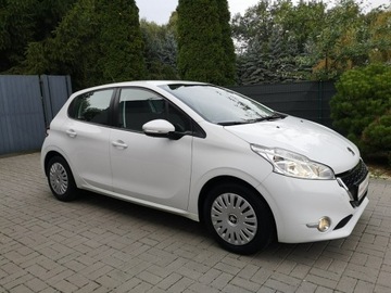 Peugeot 208 I Hatchback 5d 1.4 HDI 68KM 2013 Peugeot 208 1.4 HDI 68KM Klimatyzacja Tempomat, zdjęcie 3