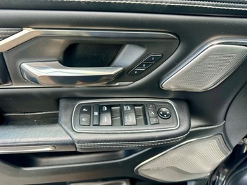 Dodge Ram V 2021 DODGE RAM 1500 LIMITED NIGHT Crew Cab 4X4 Pickup 5.7 HEMI FULL LED LPG, zdjęcie 11