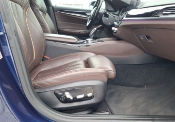 BMW Seria 5 G30-G31 Touring 530d 265KM 2017 BMW Seria 5 530d Luxury Line aut 3.0 Diesel 265KM, zdjęcie 22