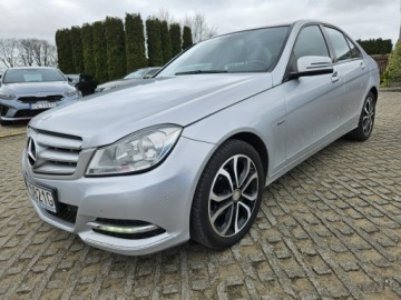 Mercedes Klasa C W204 Limuzyna 2.2 200 CDI BlueEFFICIENCY 136KM 2011 Mercedes C 220 2,2 diesel 136KM