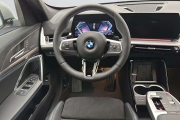 BMW X1 U11 Crossover 1.5 20i 170KM 2026 BMW X1 Deska rozdzielcza Luxury Zwiekszony bak paliwa Dowolna Konfiguracja, zdjęcie 10