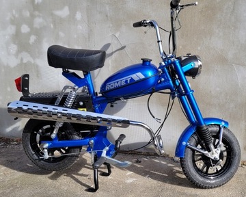 Комплект мотоцикла Romet, место для хранения, дисковая лампа.