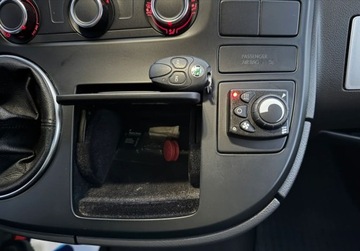 Volkswagen Caravelle T5 Caravelle Facelifting długi rozstaw osi 2.0 TDI 140KM 2010 Volkswagen Transporter JAK MULTIVAN long 9os PISEMNA GWARANCJA w cenie T, zdjęcie 37