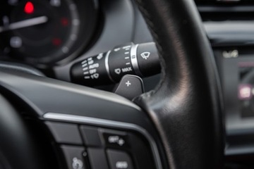 Jaguar XE Sedan 2.0 i4 180KM 2016 Jaguar XE 2.0d 180PS AWD R-Sport 119tys km serwis bezwypadek Gwarancja, zdjęcie 19