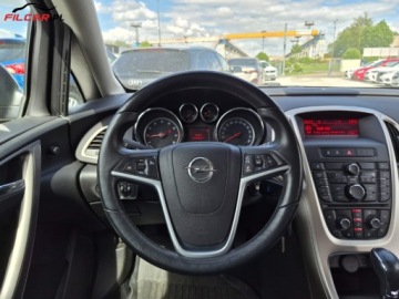 Opel Astra J Sports Tourer 1.6 Twinport ECOTEC 115KM 2011 Opel Astra GWARANCJA AUTOMAT Drugi komplet kol 1.6 Benzyna Mozliwa zamian, zdjęcie 10