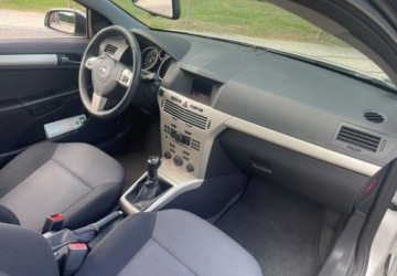 Opel Astra H Cabrio 1.8 ECOTEC 140KM 2008 Opel Astra 1.8 140KM Z Niemiec Oplacona Gwarancja 1.8 Benzyna 140KM, zdjęcie 14