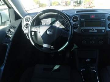 Volkswagen Tiguan I 2009 Volkswagen Tiguan 2.0 170 KM Klimatronik Napęd, zdjęcie 9