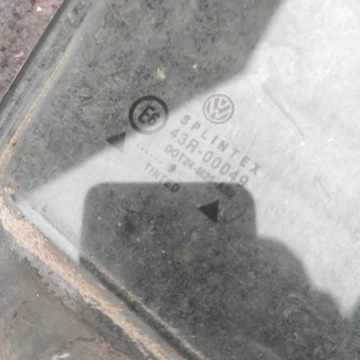 SKLO (OKNO) BOČNÍ DVEŘE PRAVÁ PRAVÝ ZADNÍ VW BORA