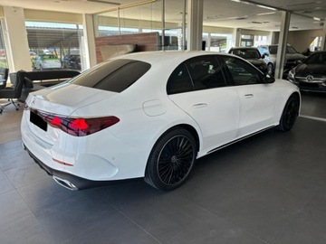 Mercedes Klasa E W214 Sedan 2.0 220d 197KM 2025 E Klasa 220 d 4-Matic AMG 2.0 (197KM) 2025, zdjęcie 2