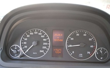 Mercedes Klasa A W169 Coupe 1.7 170 116KM 2004 Mercedes-Benz Klasa A BEZWYPADKOWE - po oplatach - klima 1.7 Benzyna 115KM, zdjęcie 26
