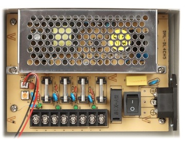 БЛОК ПИТАНИЯ ДЛЯ 4 КАМЕР ВИДЕООБЩЕНИЯ 12 В постоянного тока 3,3 А В КОРПУСЕ