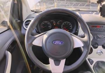 Ford Ka III 1.2 Duratec 69KM 2012 Ford KA 2012r, 1.2 Benzyna. Uszkodzony tyl i lekko lewy przod. Jezdzi., zdjęcie 10