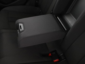 Audi A4 B9 Avant 2.0 TDI 190KM 2016 Audi A4 Avant Automat Navi Czujniki parkowania, zdjęcie 34