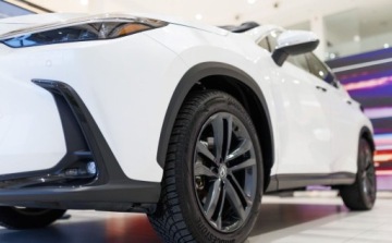 Lexus NX II SUV Facelifting 2.5 350h 243KM 2024 Lexus NX 350h Prestige AWD Desing Tazuna 2.5 Benzyna 242KM, zdjęcie 9