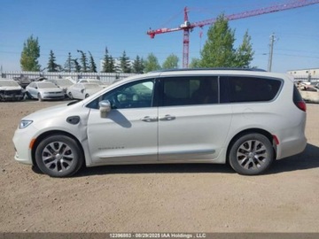 Chrysler Pacifica II 2021 Chrysler Pacifica Hybrid Pinnacle 2021 3.6 Benzyna 260KM, zdjęcie 2