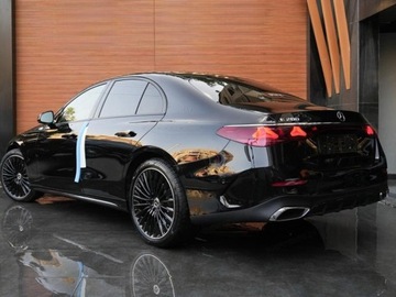 Mercedes Klasa E W214 Sedan 2.0 200 204KM 2024 MERCEDES-BENZ E Klasa 200 AMG Sedan 2.0 (204KM) 2024, zdjęcie 3