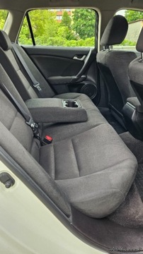 Honda Accord VIII Kombi 2.0 VTEC 156KM 2011 Honda Accord Honda Accord 2.0i Klima Biala perla Zadbany 2.0 156KM, zdjęcie 18