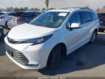 Toyota Sienna III 2024 Toyota Sienna XLE 2024 2.5l 2.5 Hybryda 189KM, zdjęcie 1