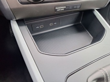 Seat Arona Crossover Facelifting 1.0 TSI 110KM 2022 Seat Arona serwis ASO 1.0TSI 110KM bezwypadkowy pakiety FullLink alufelgi, zdjęcie 31