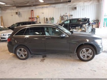 Mercedes GLC C253 2021 Mercedes-Benz GLC 300 4Matic Suv 2021 2.0l 2.0 Benzyna 255KM, zdjęcie 6