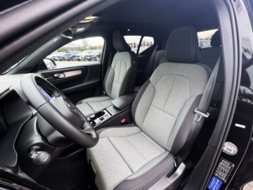 Volvo XC40 Crossover Facelifting 2.0 B4 197KM 2025 Volvo XC 40 B4 B Plus Black Edition | Harman Kardo, zdjęcie 23