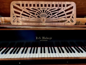 АНТИЧНОЕ НАСТОЛЬНОЕ ПИАНО J.G. Мальмсьо Гетеборг с 1879 года.