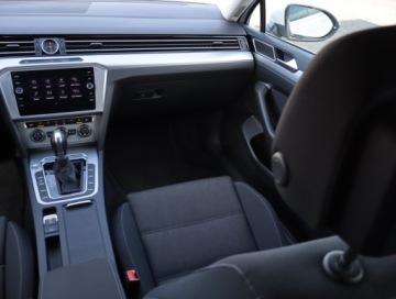 Volkswagen Passat B8 Variant 1.5 TSI EVO 150KM 2019 VW Passat 1.5 TSI, Salon Polska, Serwis ASO, zdjęcie 7