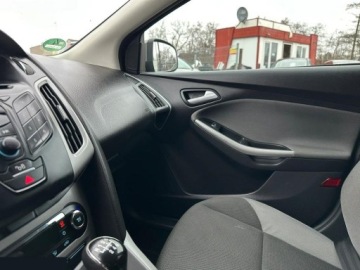 Ford Focus III Kombi 1.0 EcoBoost 125KM 2012 Ford Focus 1.0 EcoBoost STart-Stopp-System Trend 125KM 2012r, zdjęcie 14