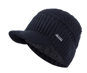 CZAPKA ZIMOWA Z DASZKIEM CIEPŁA Beanie OCIEPLANA