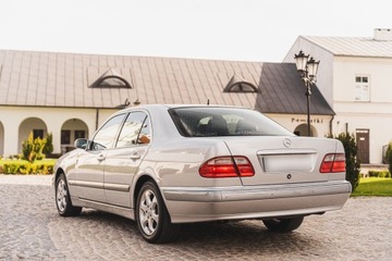 Mercedes Klasa E W210 Sedan 2.8 204KM 2001 MERCEDES-BENZ W210 E280 ELEGANCE | 2001 | 2.8 Benzyna | 83 000 km, zdjęcie 3