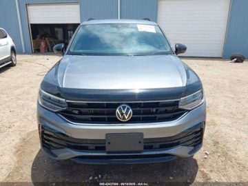 Volkswagen Tiguan II 2023 Volkswagen Tiguan 2023 Volkswagen Tiguan 2.0T SE R-Line Black FWD 2.0 184KM, zdjęcie 1