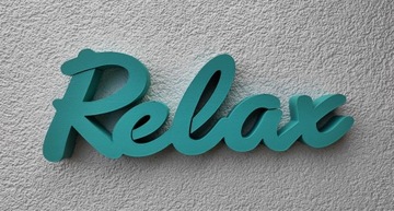 Надпись RELAX, объемные буквы, прикрепленные к стене или полке
