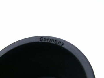 ZEISS IKON: небольшой складной резиновый солнцезащитный козырек шириной 27 мм.