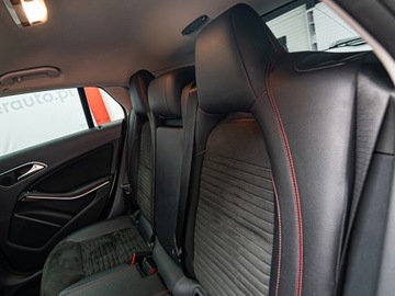 Mercedes CLA C117 Shooting Brake Facelifting 2.0 220 184KM 2017 MERCEDES-BENZ CLA 220 4-Matic Combi 2.0 184KM 2017, zdjęcie 24