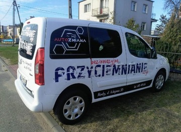 Reklama na samochód z folii na busa typu LONG, MAXI - Łatwy montaż