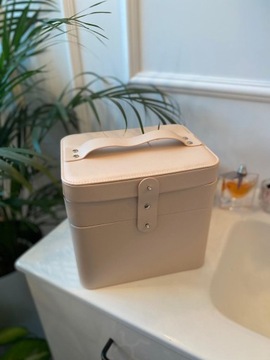 КОСМЕТИЧЕСКАЯ КОРОБКА КОСМЕТИЧЕСКАЯ КОРОБКА